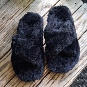 Vionic Fuzzy Slide Slippers